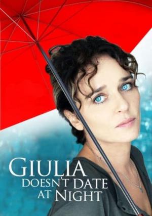 Giulia nie wychodzi wieczorem (2009)