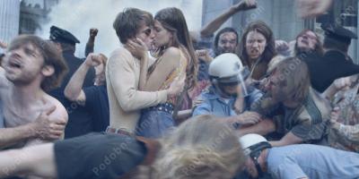 całowanie się w miejscach publicznych filmy