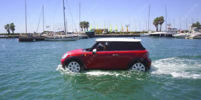 samochód w wodzie filmy